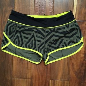 Lululemon speed short size 6 chevron shuffle
